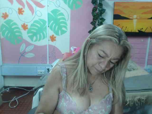valeria-sexy webcam