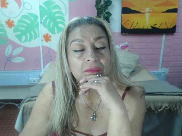 valeria-sexy valeria-sexy