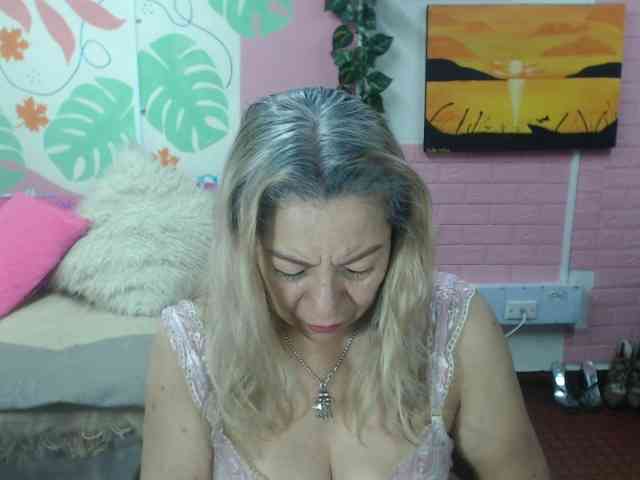 valeria-sexy