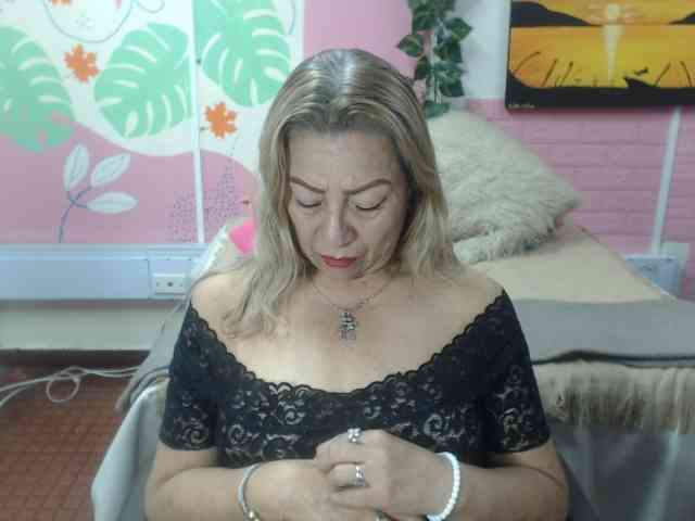 valeria-sexy valeria-sexy