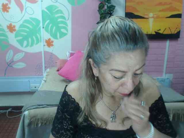 valeria-sexy valeria-sexy