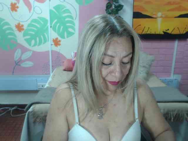 valeria-sexy