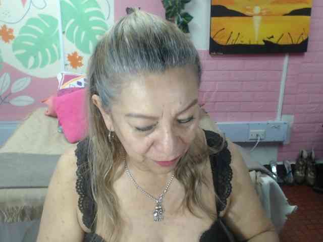 valeria-sexy valeria-sexy