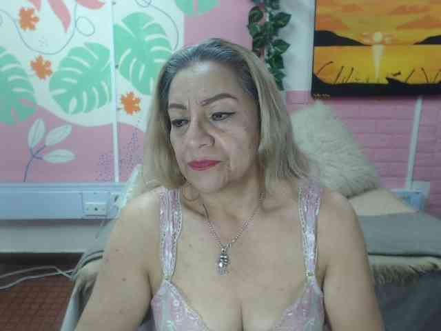 valeria-sexy
