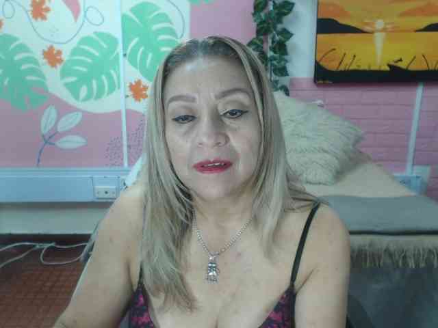 valeria-sexy valeria-sexy
