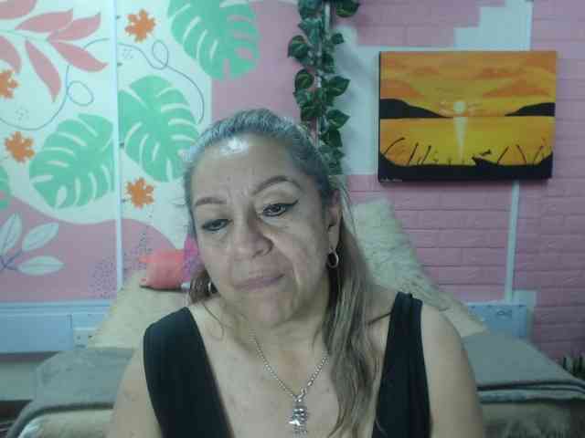 valeria-sexy valeria-sexy