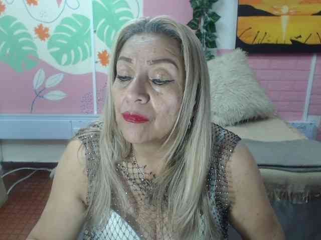 valeria-sexy valeria-sexy