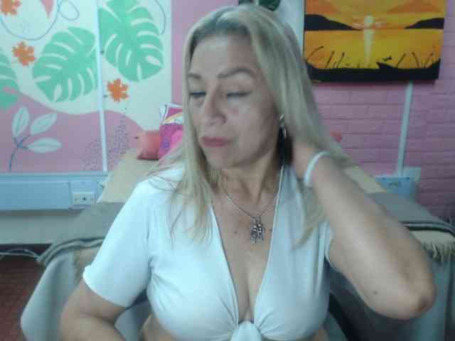 valeria-sexy valeria-sexy