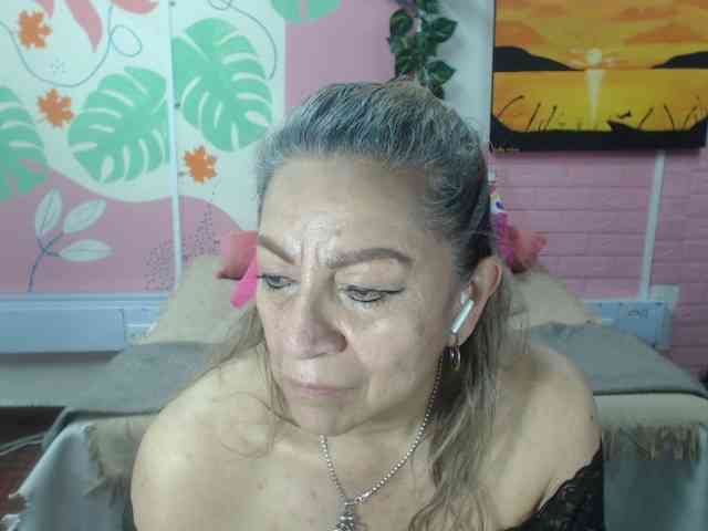 valeria-sexy valeria-sexy
