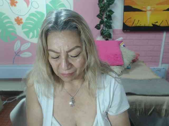 valeria-sexy webcam