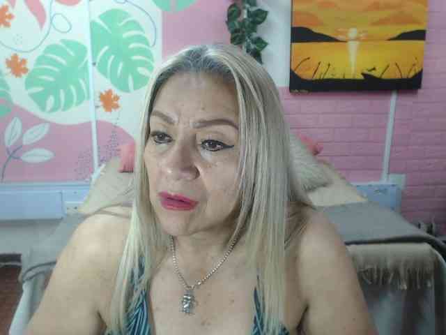 valeria-sexy valeria-sexy