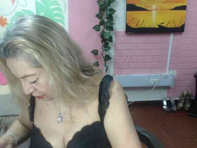 valeria-sexy valeria-sexy