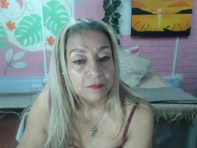 valeria-sexy valeria-sexy