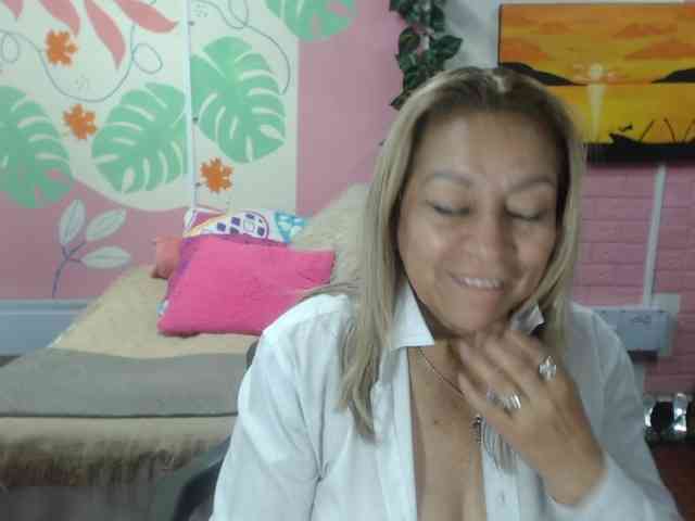 valeria-sexy valeria-sexy