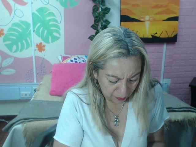 valeria-sexy valeria-sexy