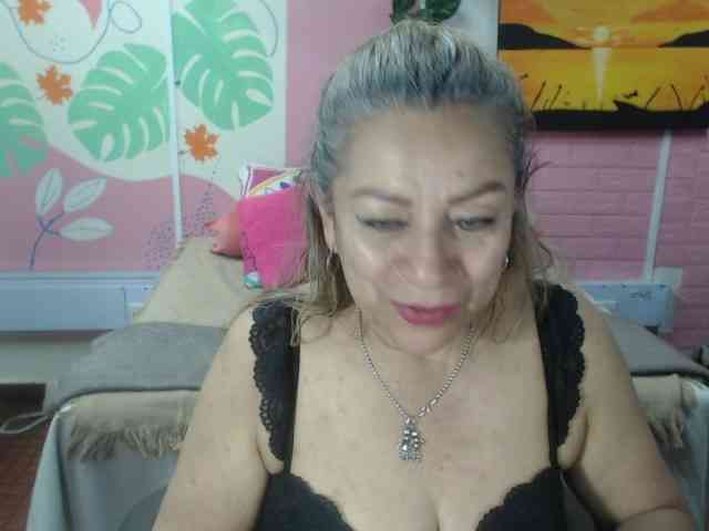 valeria-sexy valeria-sexy
