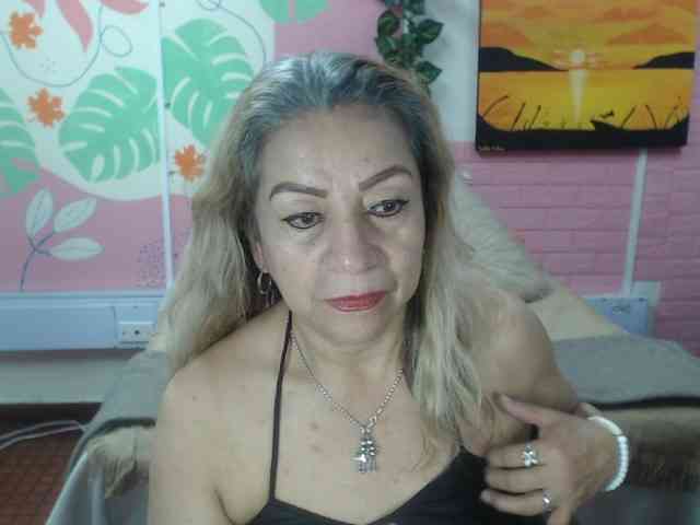 valeria-sexy valeria-sexy