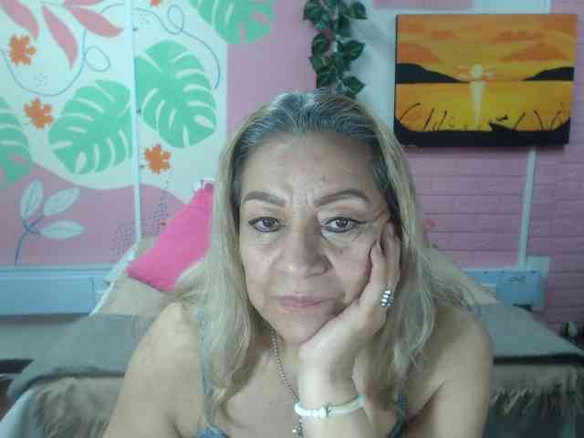 valeria-sexy valeria-sexy