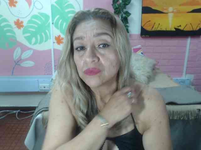 valeria-sexy valeria-sexy