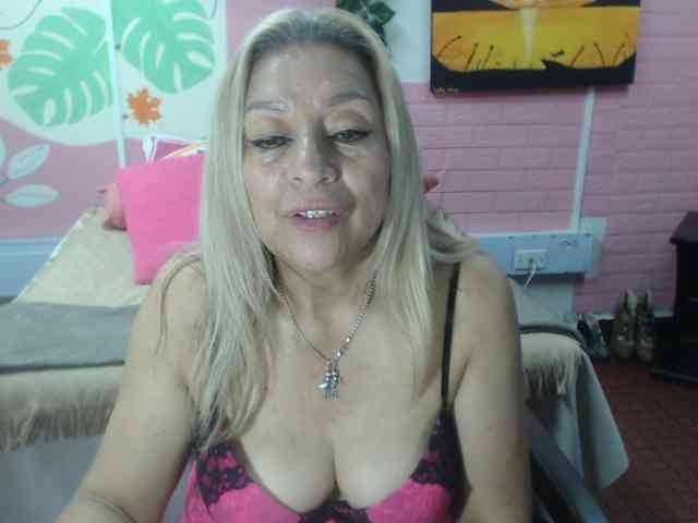 valeria-sexy valeria-sexy