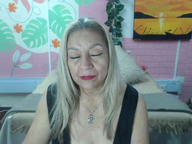 valeria-sexy valeria-sexy