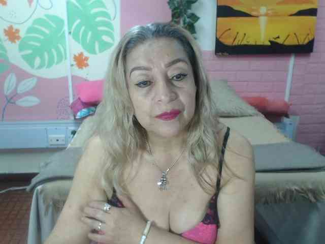 valeria-sexy valeria-sexy