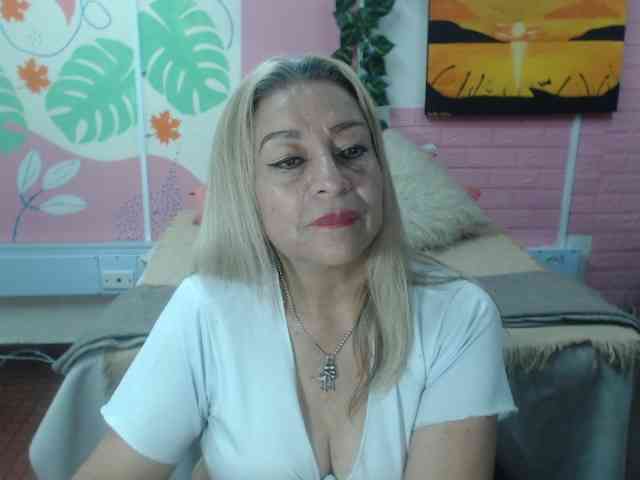 valeria-sexy valeria-sexy