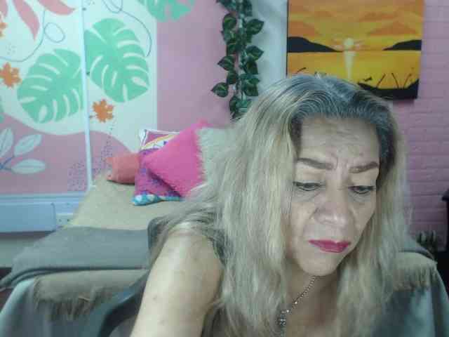valeria-sexy valeria-sexy