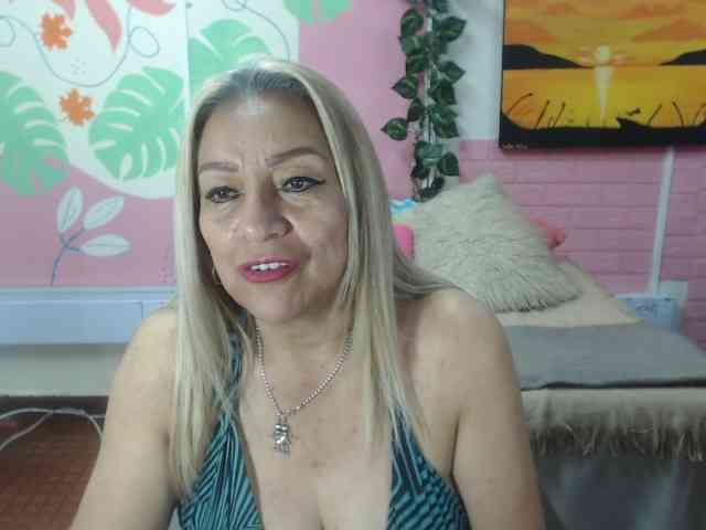valeria-sexy valeria-sexy