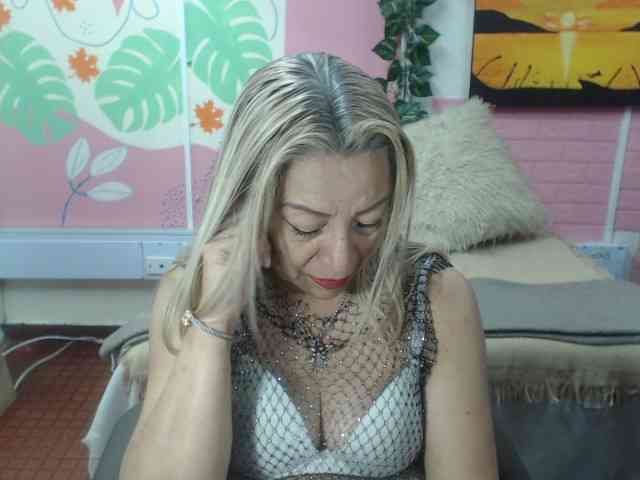 valeria-sexy valeria-sexy