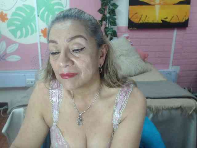 valeria-sexy