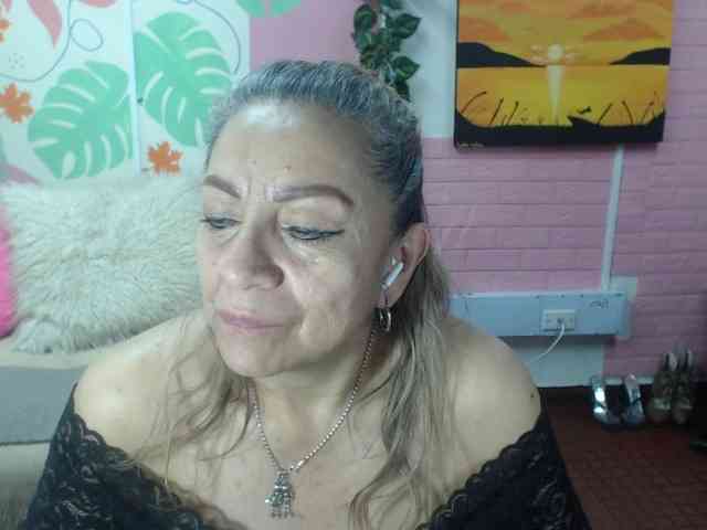 valeria-sexy valeria-sexy