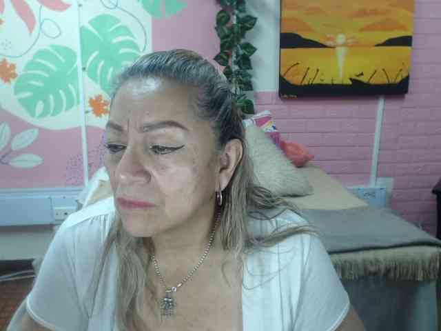 valeria-sexy valeria-sexy