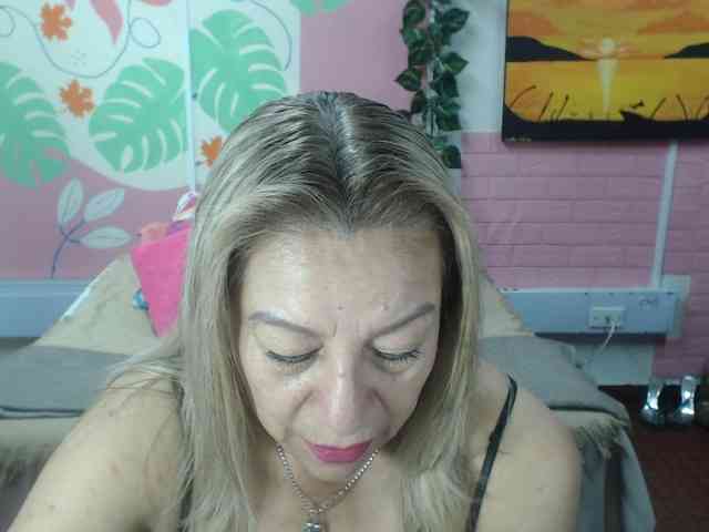 valeria-sexy webcam
