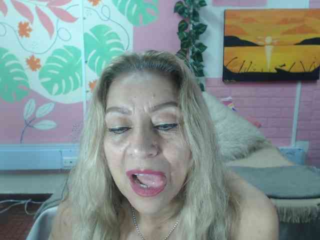 valeria-sexy valeria-sexy