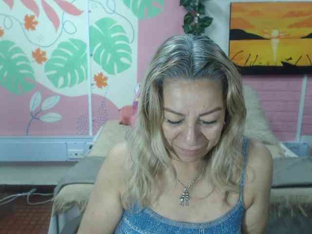valeria-sexy valeria-sexy