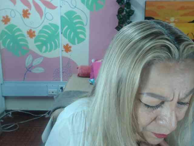 valeria-sexy webcam