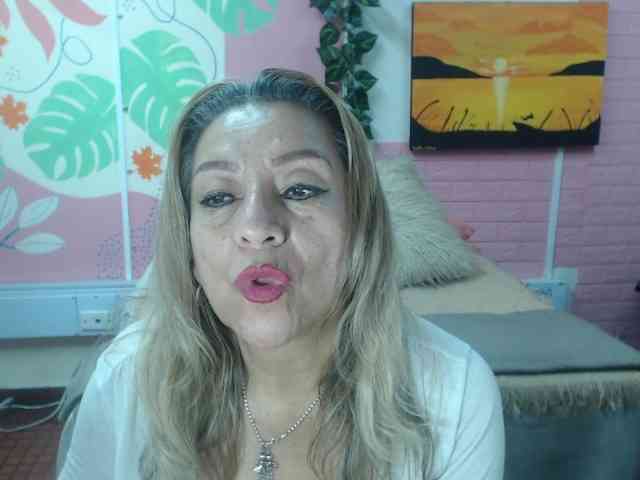 valeria-sexy valeria-sexy