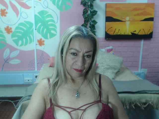 valeria-sexy valeria-sexy