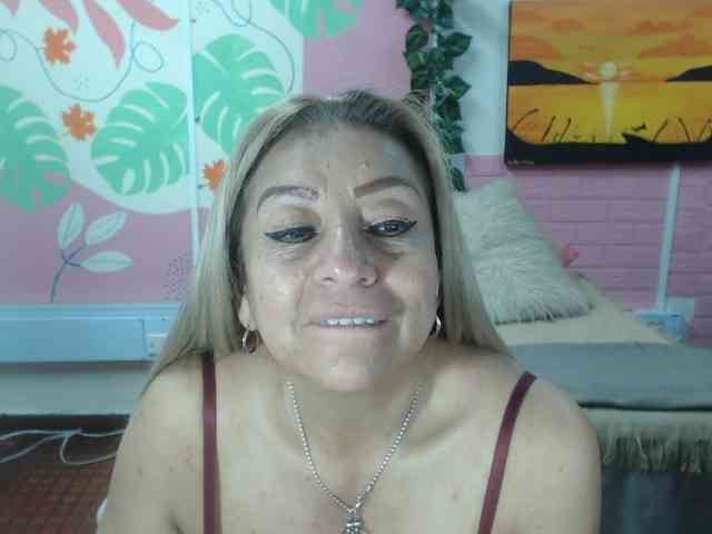 valeria-sexy valeria-sexy