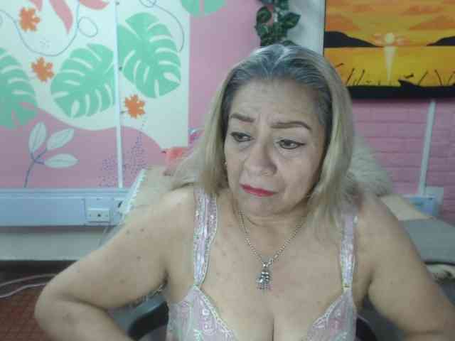 valeria-sexy