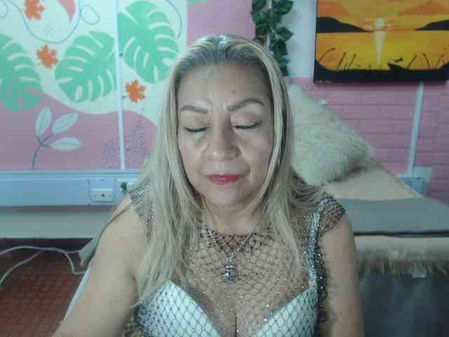 valeria-sexy valeria-sexy