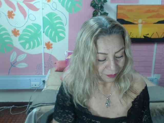 valeria-sexy valeria-sexy