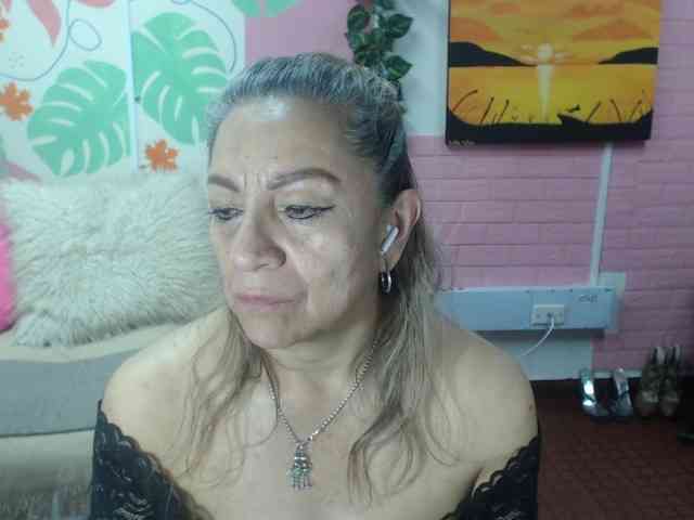 valeria-sexy