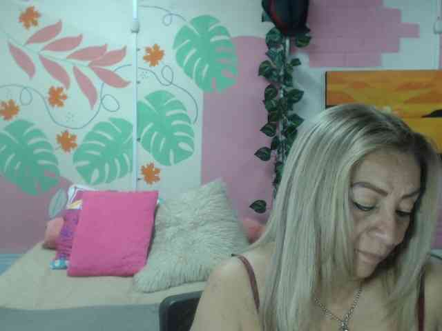 valeria-sexy webcam