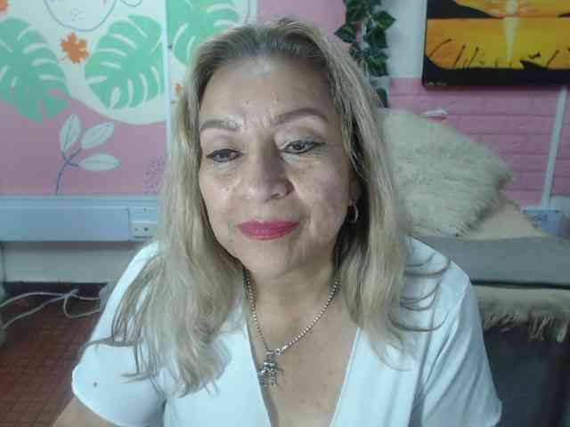 valeria-sexy valeria-sexy