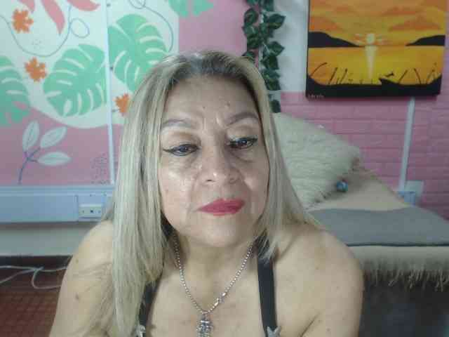 valeria-sexy valeria-sexy