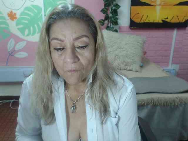 valeria-sexy valeria-sexy