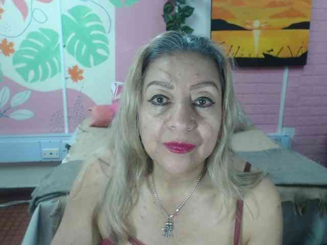 valeria-sexy valeria-sexy