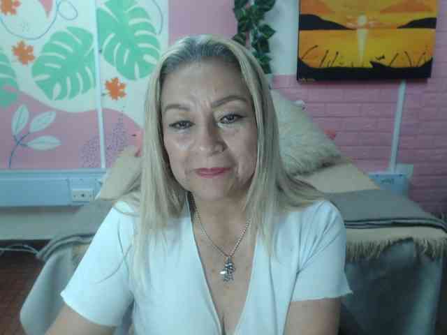 valeria-sexy valeria-sexy